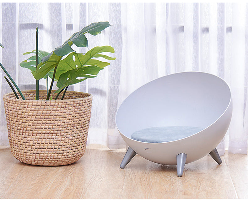 Hemispherical pet nest