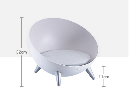 Hemispherical pet nest