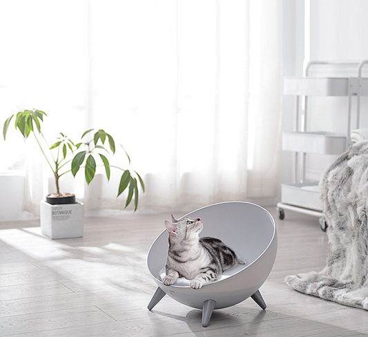 Hemispherical pet nest